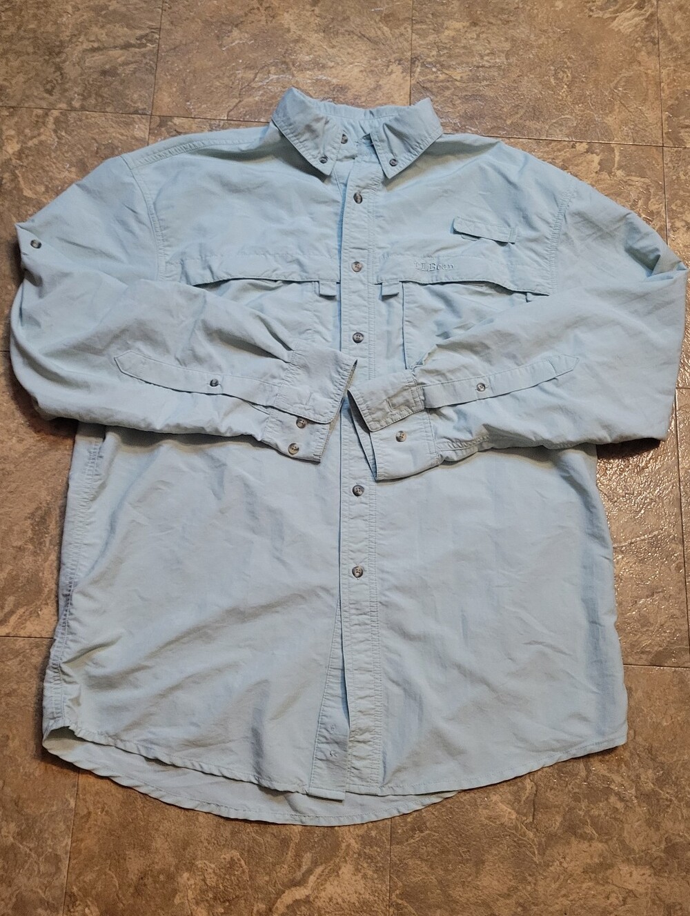 L.L. Bean Fishing Shirt Mens Medium M  Green Long Sleeve Caped Outdoor